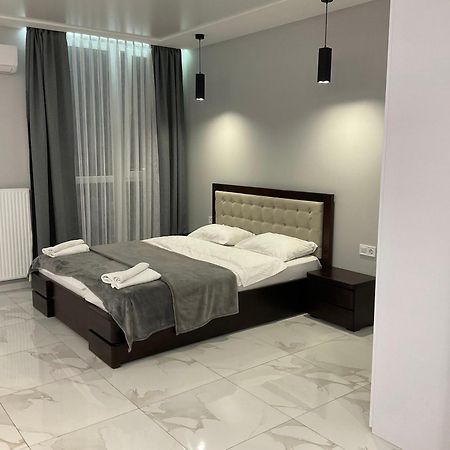 Vip Apartment Near Center Lviv Exterior foto