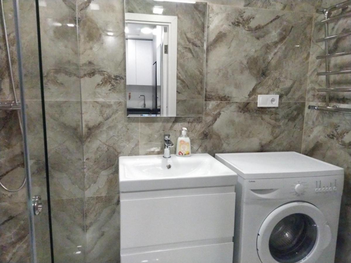 Vip Apartment Near Center Lviv Exterior foto