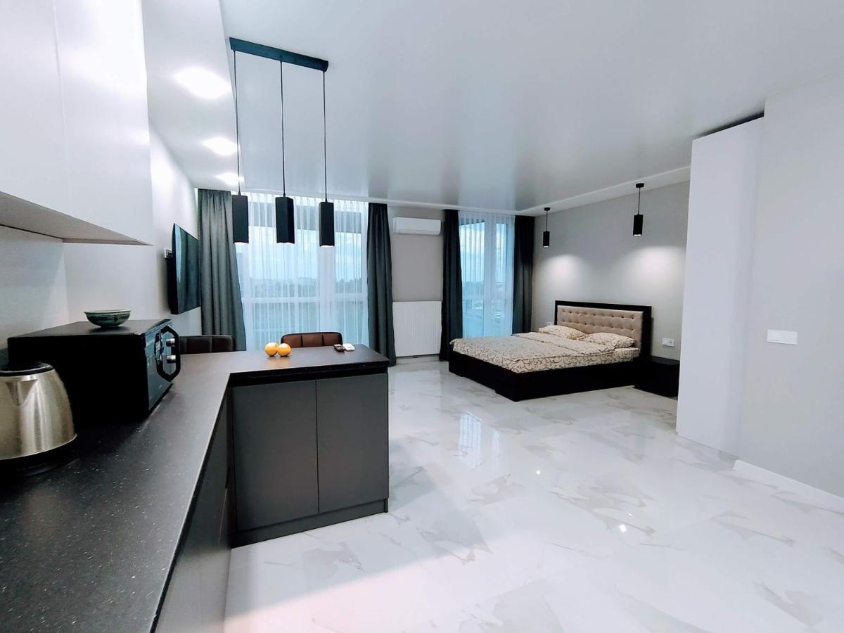Vip Apartment Near Center Lviv Exterior foto