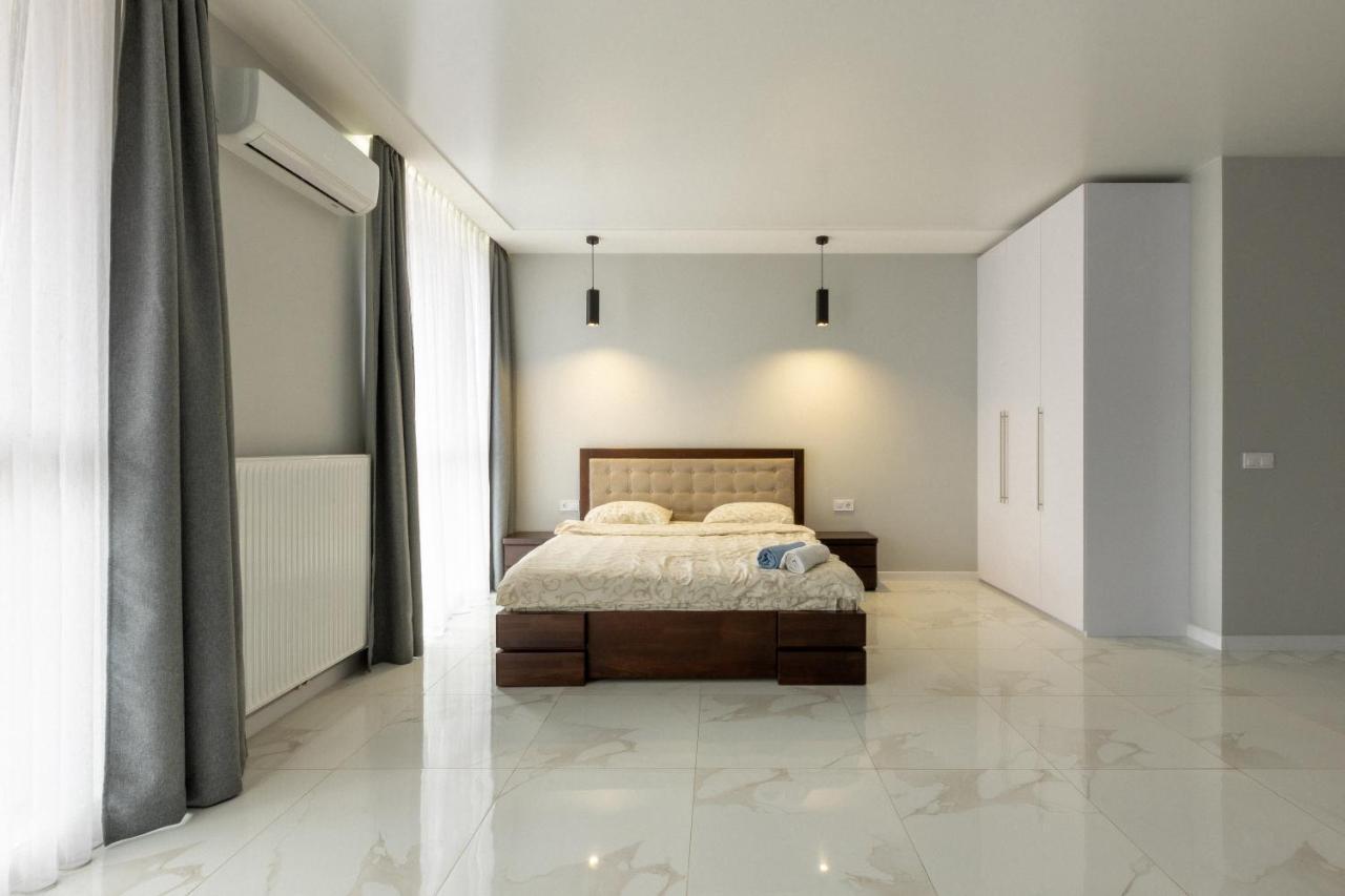 Vip Apartment Near Center Lviv Exterior foto